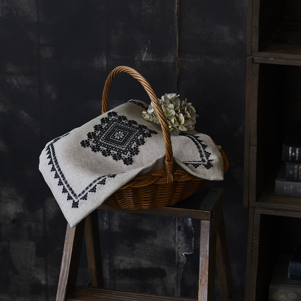 モノトーンのこぎん刺し 〈梅の花つなぎのかごカバー〉: キット