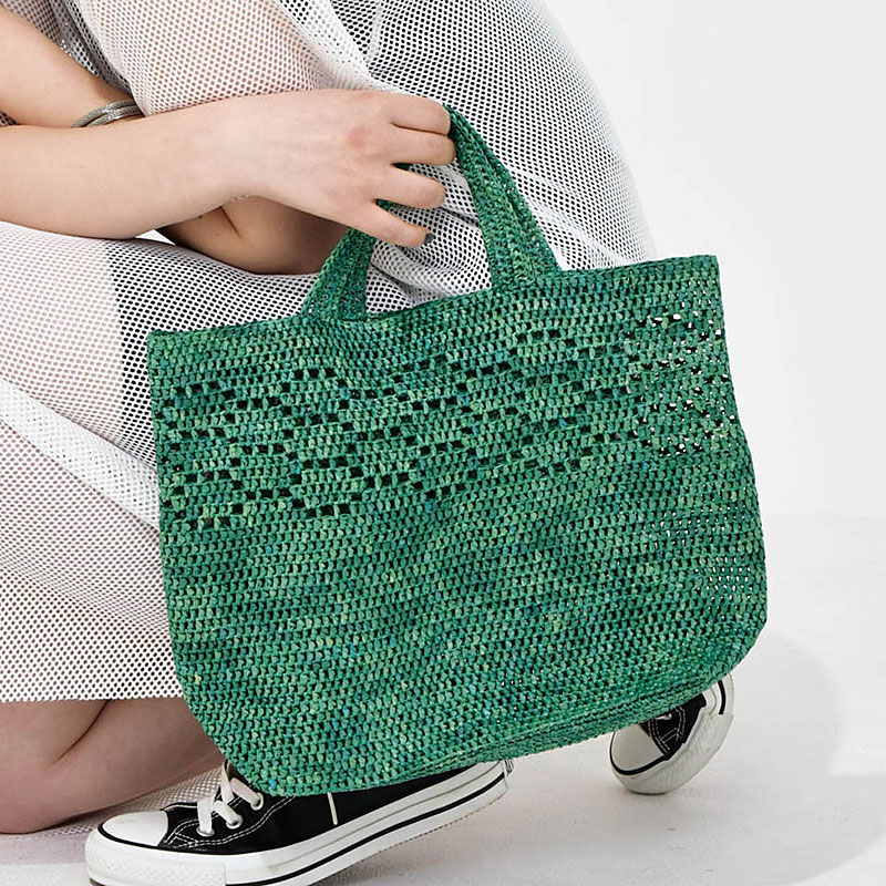 緑の透かし編みバッグ