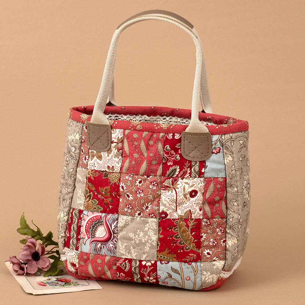 パッチワーク手提げバッグ(たかちゃんさま専用） パッチワーク手提げバッグ(たかちゃんさま専用） パッチワーク