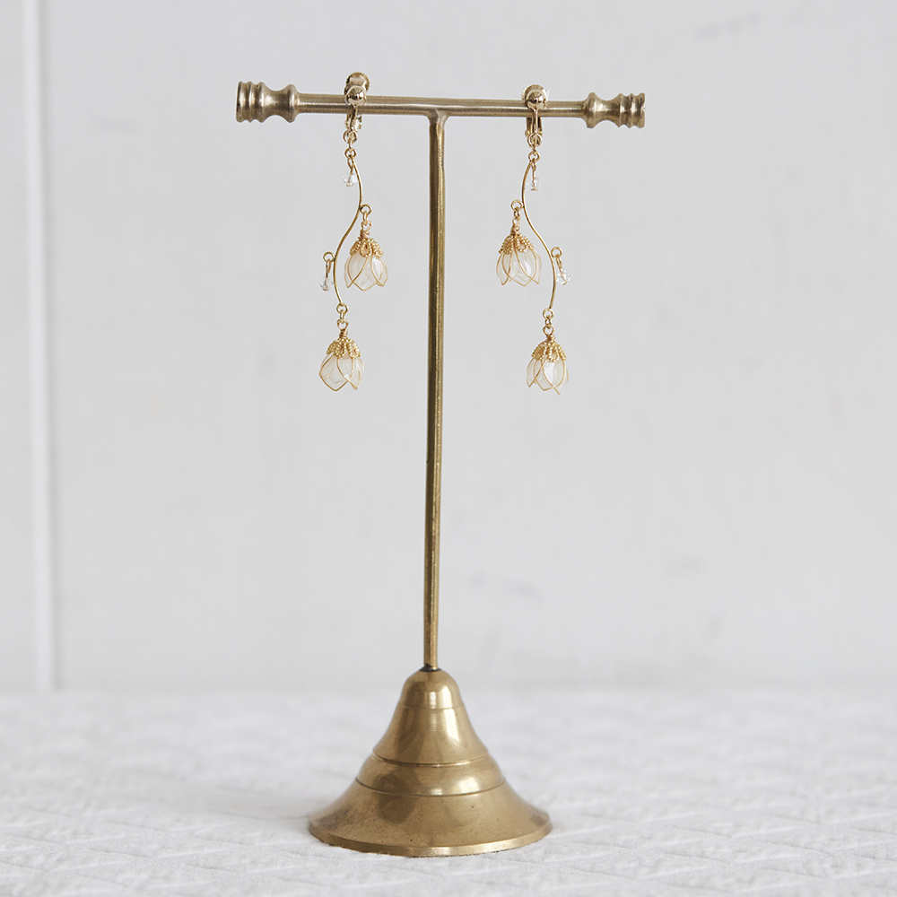 はじめてのディップアートアクセサリー〈蕾の耳飾り〉